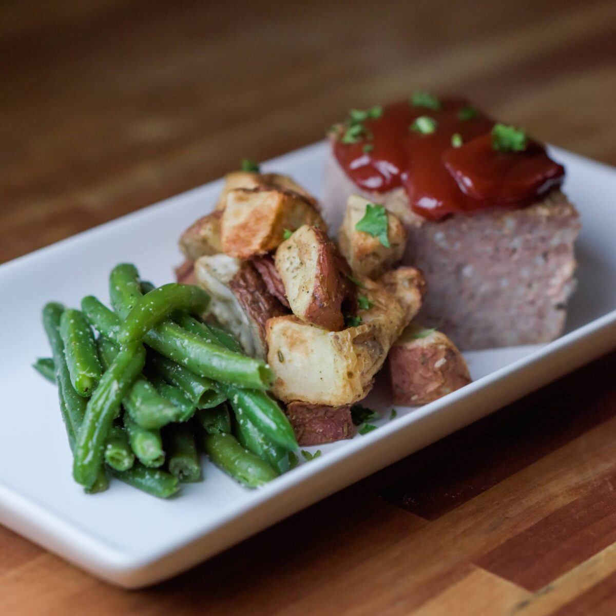FROZEN Athlete Savory Beef Meatloaf with Redskin Potatoes and Seasoned Green Beans Fit Fixins LLC