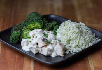 FROZEN Athlete  Garlic Parmesan Chicken with Broccoli and Mashed Potato