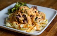 FROZEN Medium Steak Fettuccine with Roasted Red Pepper Sauce and Asparagus